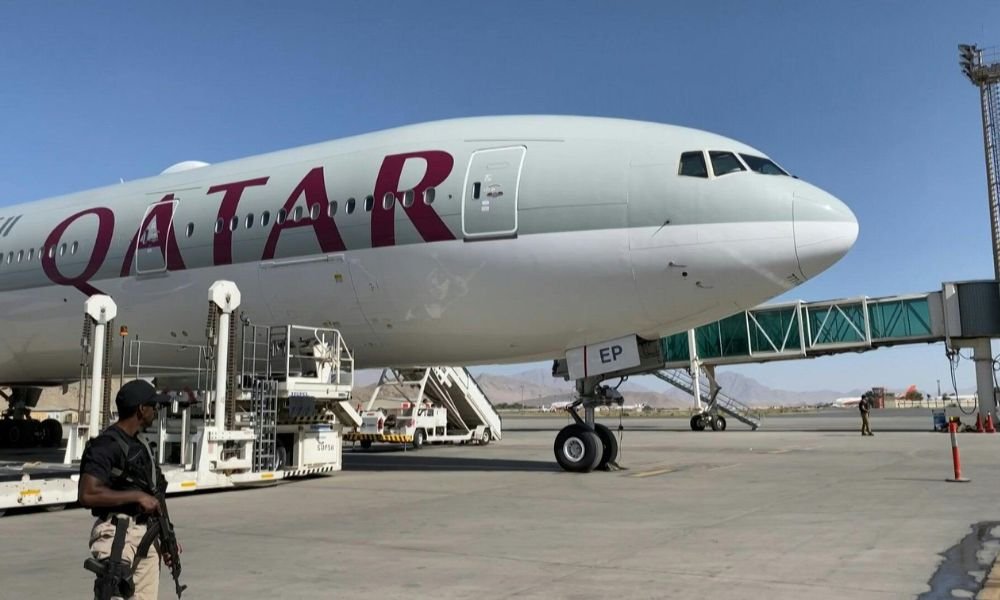 Qatar Airways e Emirates retomam voos de repatriação em meio à tensão no Oriente Médio