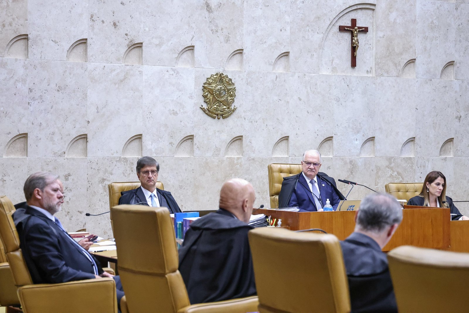 Julgamento no STF sobre compra de terras por estrangeiros é suspenso com maioria parcial pela manutenção de restrições