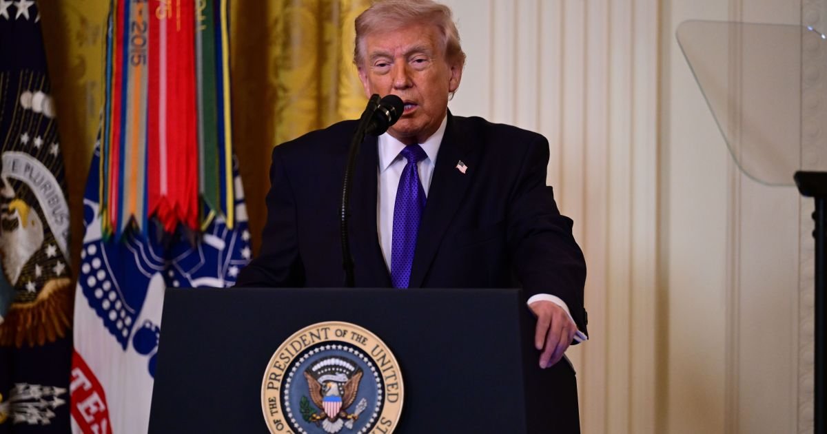 Indefinição dos objetivos de Trump no conflito com o Irã gera incertezas, alerta especialista