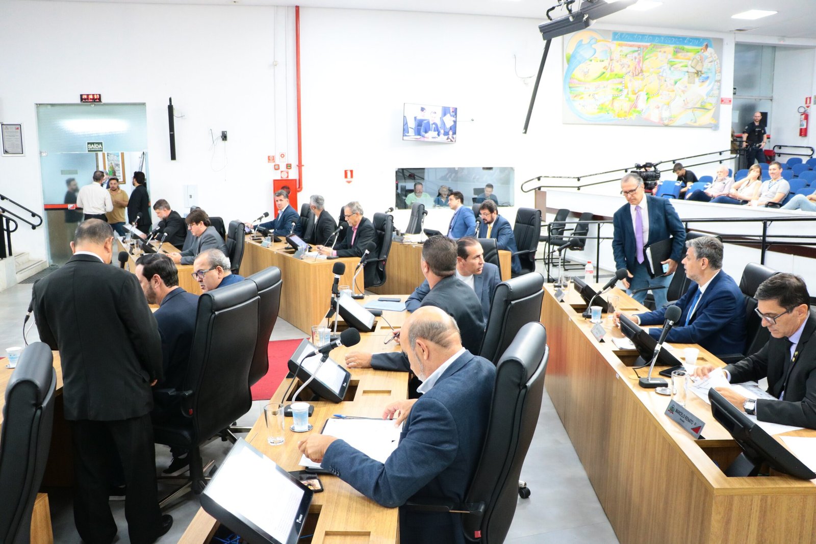 Câmara de Rio Preto vota em sessão extra as contas de 2023 de Edinho Araújo