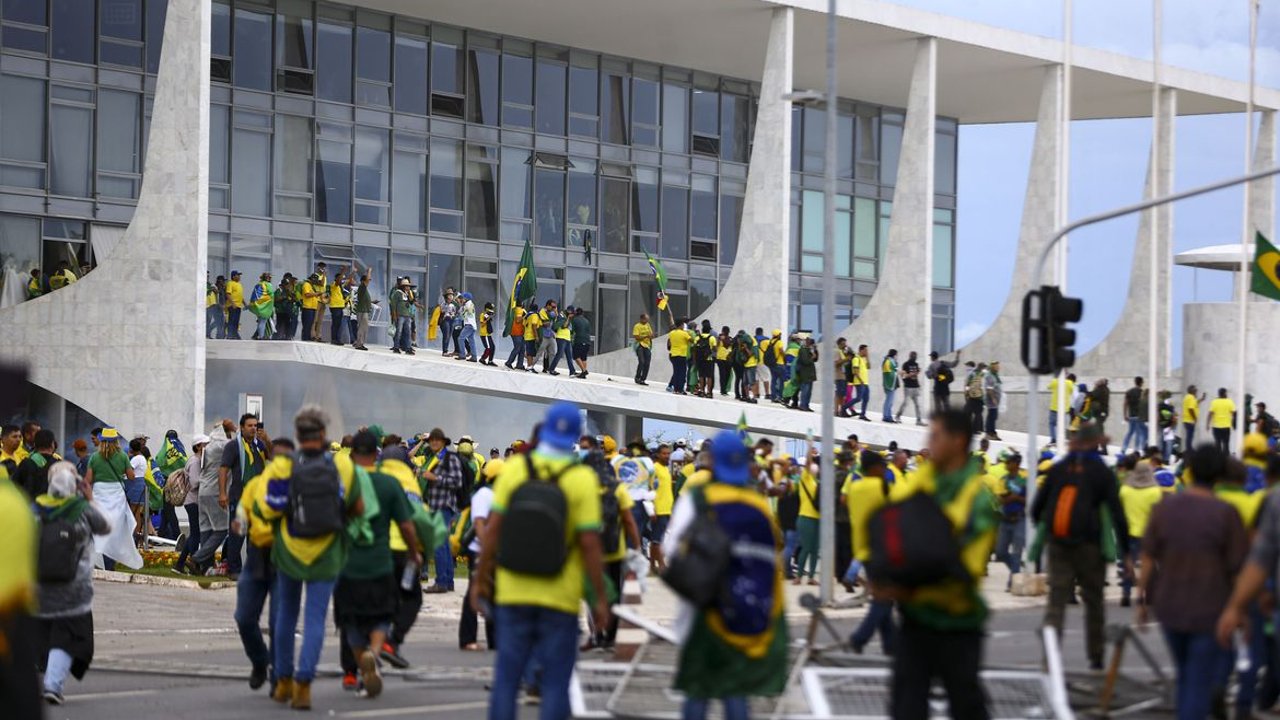 STF condena empresário a 14 anos de prisão por Pix de R$ 500 ligado ao 8 de janeiro