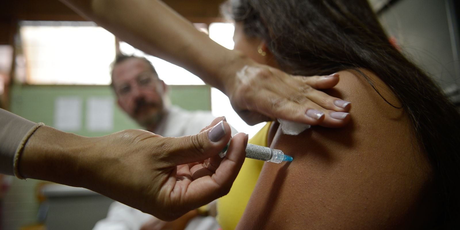 Nova Regra na CLT: Empresas Devem Informar Trabalhadores Sobre Prevenção de Câncer e Vacinação