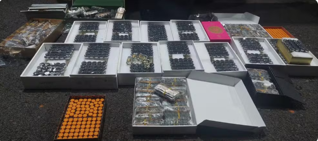 PRF apreende anabolizantes e canetas emagrecedoras na BR-153 em José Bonifácio