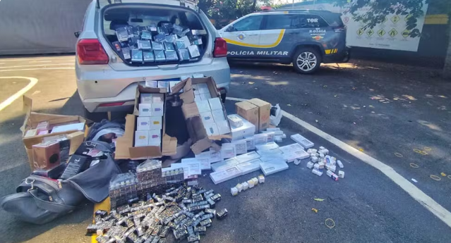 Polícia apreende quase R$ 1,4 milhão em contrabando de cigarros eletrônicos, anabolizante e caneta emagrecedora na SP-425