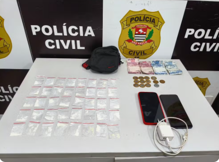 Adolescente suspeito de tráfico de drogas invade escola infantil e é apreendido pela polícia em Novo Horizonte