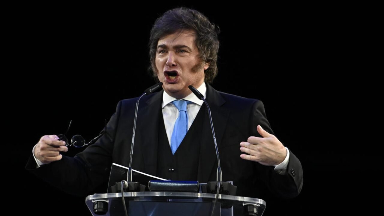 Milei acusa Rússia de comprar jornalistas para desestabilizá-lo: “É só a ponta do iceberg”
