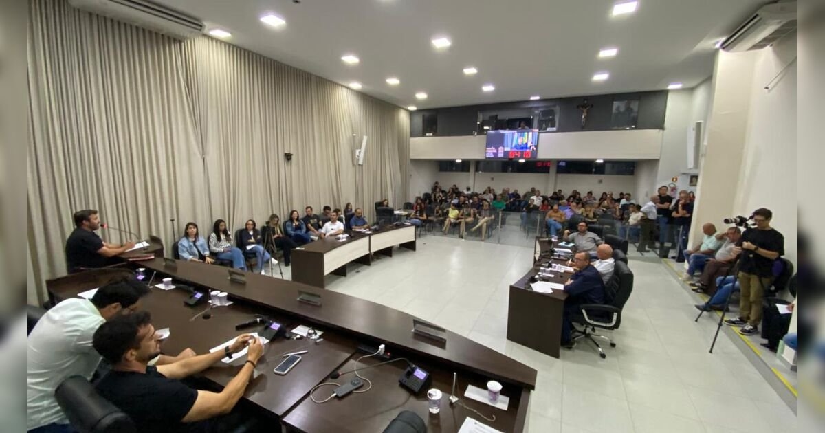 Câmara de Apucarana aprova convocação de diretor do Cemsa para prestar esclarecimentos