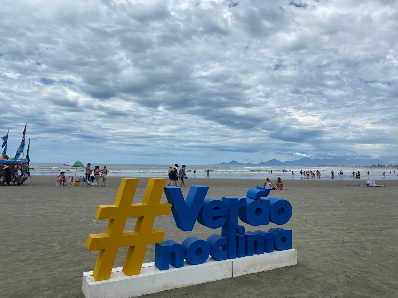 Verão no Clima: Iniciativa Ambiental Mobiliza 15 Mil Pessoas e Remove 3 Toneladas de Resíduos do Litoral Paulista