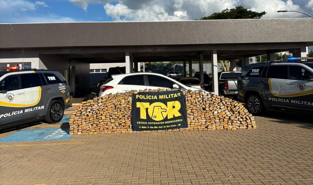 Polícia Rodoviária prende suspeito e apreende mais de meia tonelada de maconha na região de Rio Preto