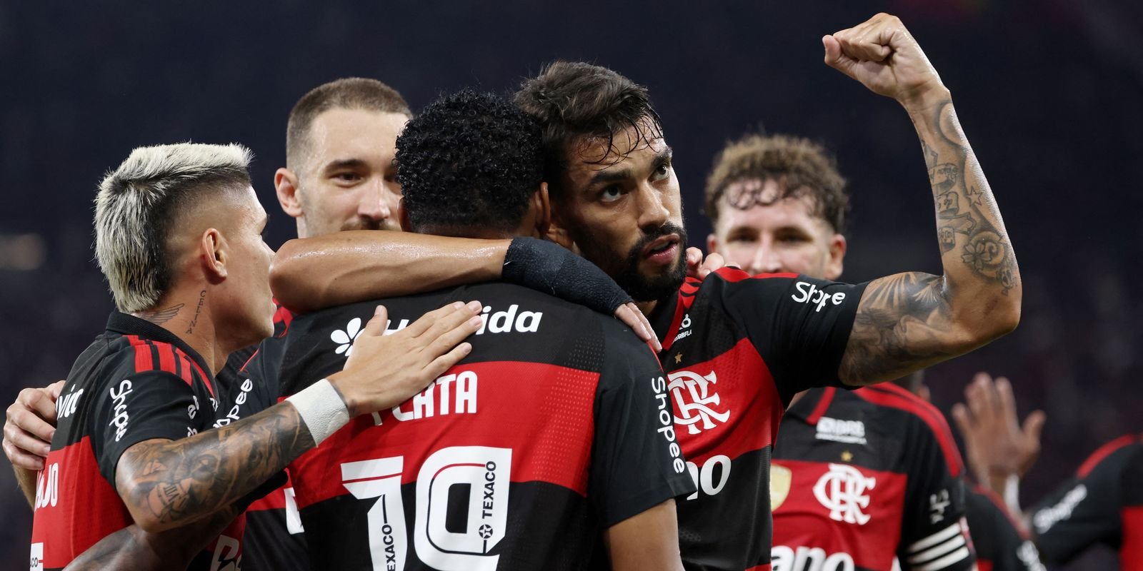 Flamengo reage e vence Santos de virada por 3 a 1, se aproximando do G4 no Brasileirão