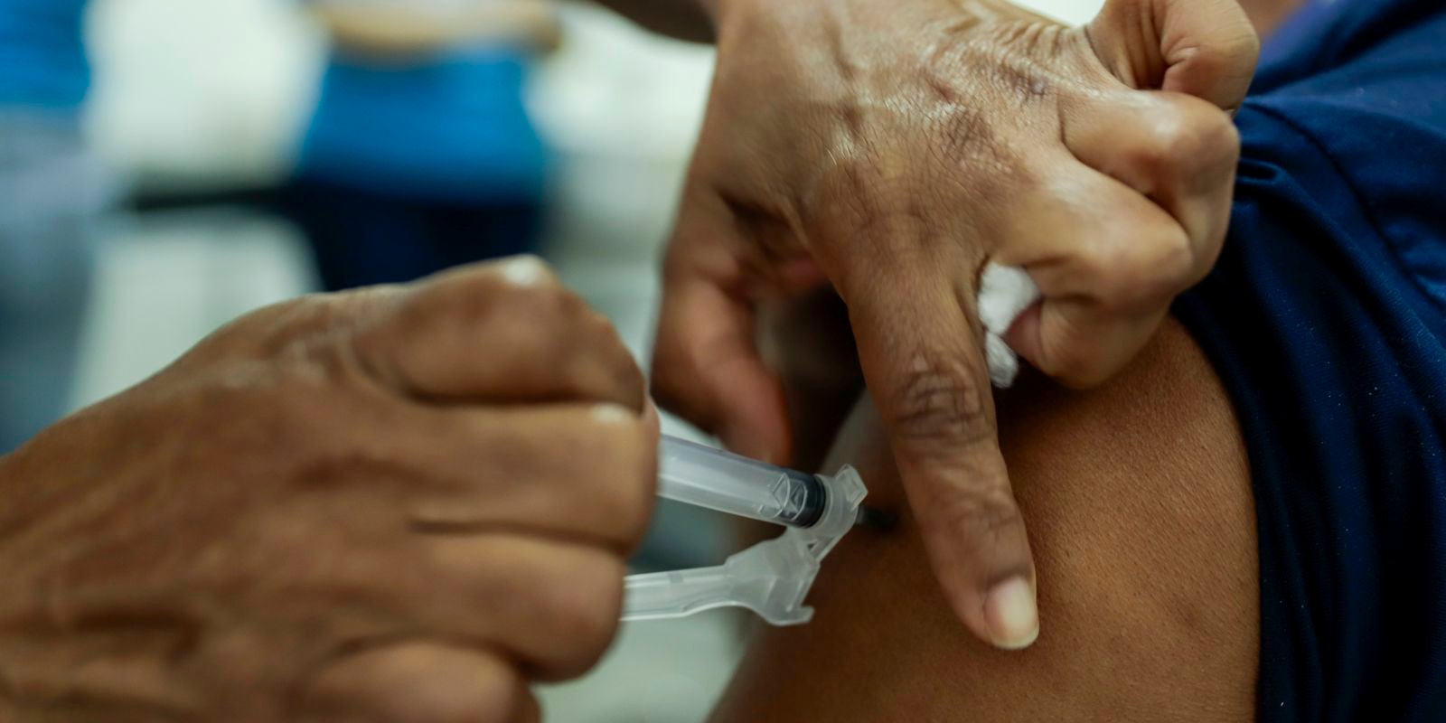 Alerta Nacional: Casos de <b>Influenza A</b> em ascensão no Brasil, Fiocruz destaca risco de <b>SRAG</b> e reforça importância da <b>vacinação</b>