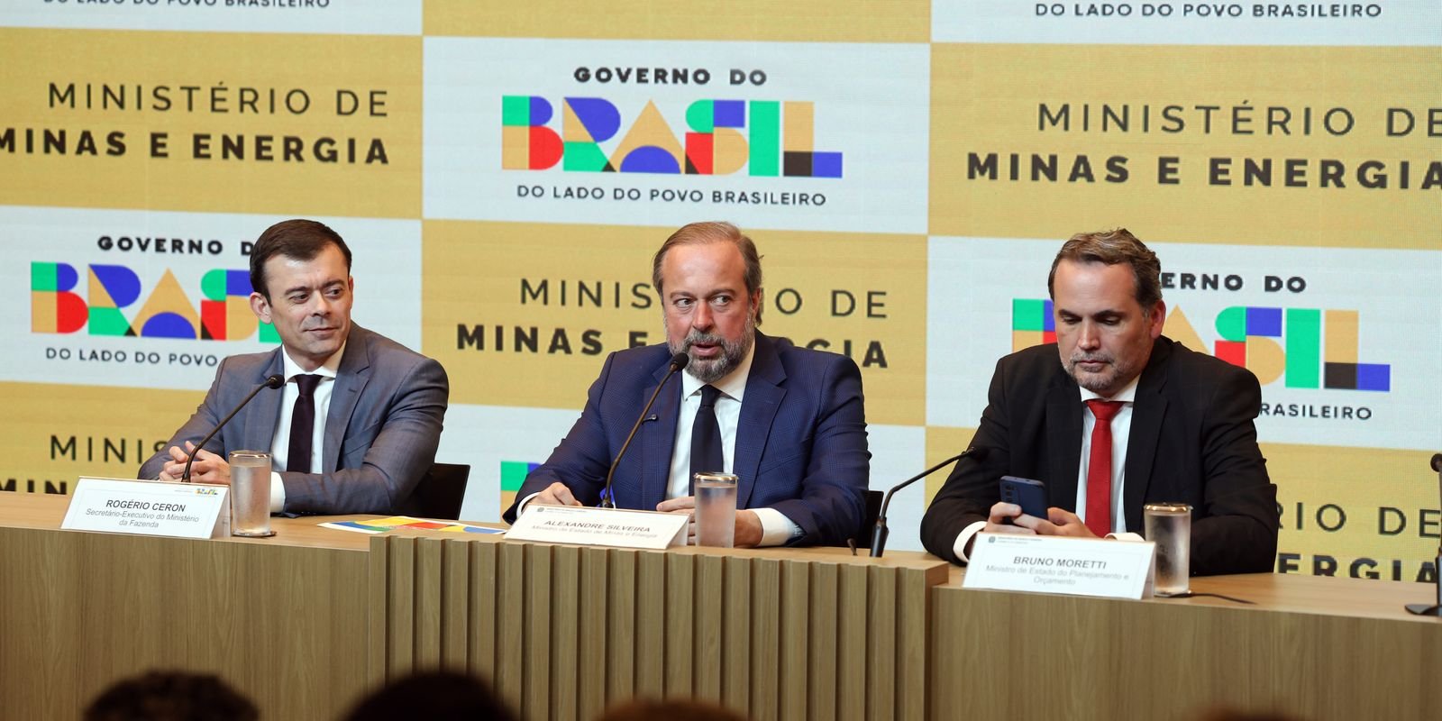 Governo Federal Institui Subsídio para Conter Alta da Gasolina, com Ajuda Potencial de Até R$ 0,89