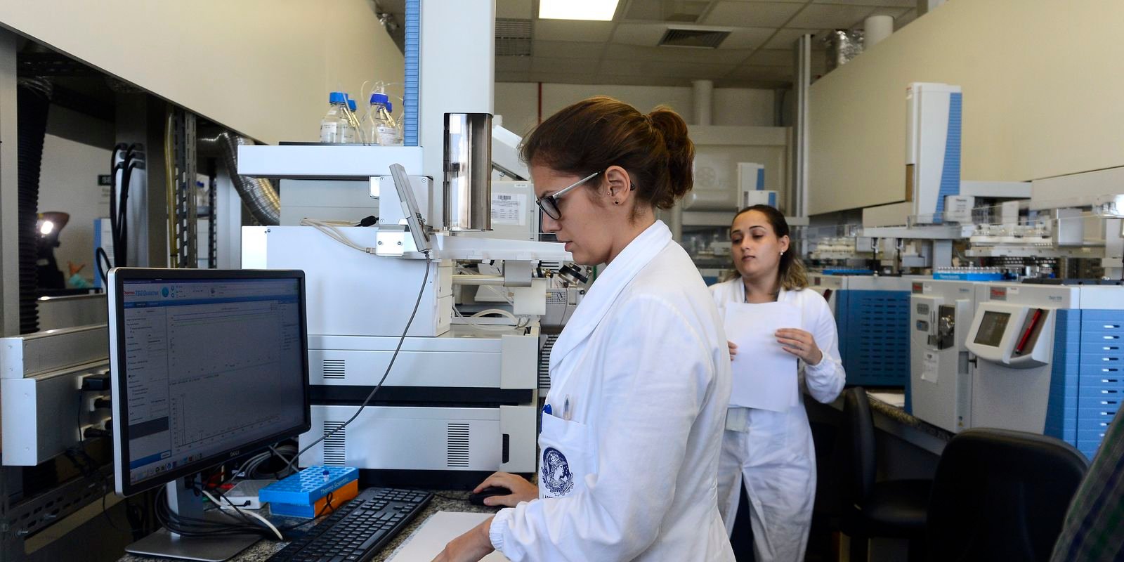 Mães na Ciência: Iniciativas Buscam Superar Desafios e Quebrar o ‘Efeito Tesoura’ na Carreira Acadêmica