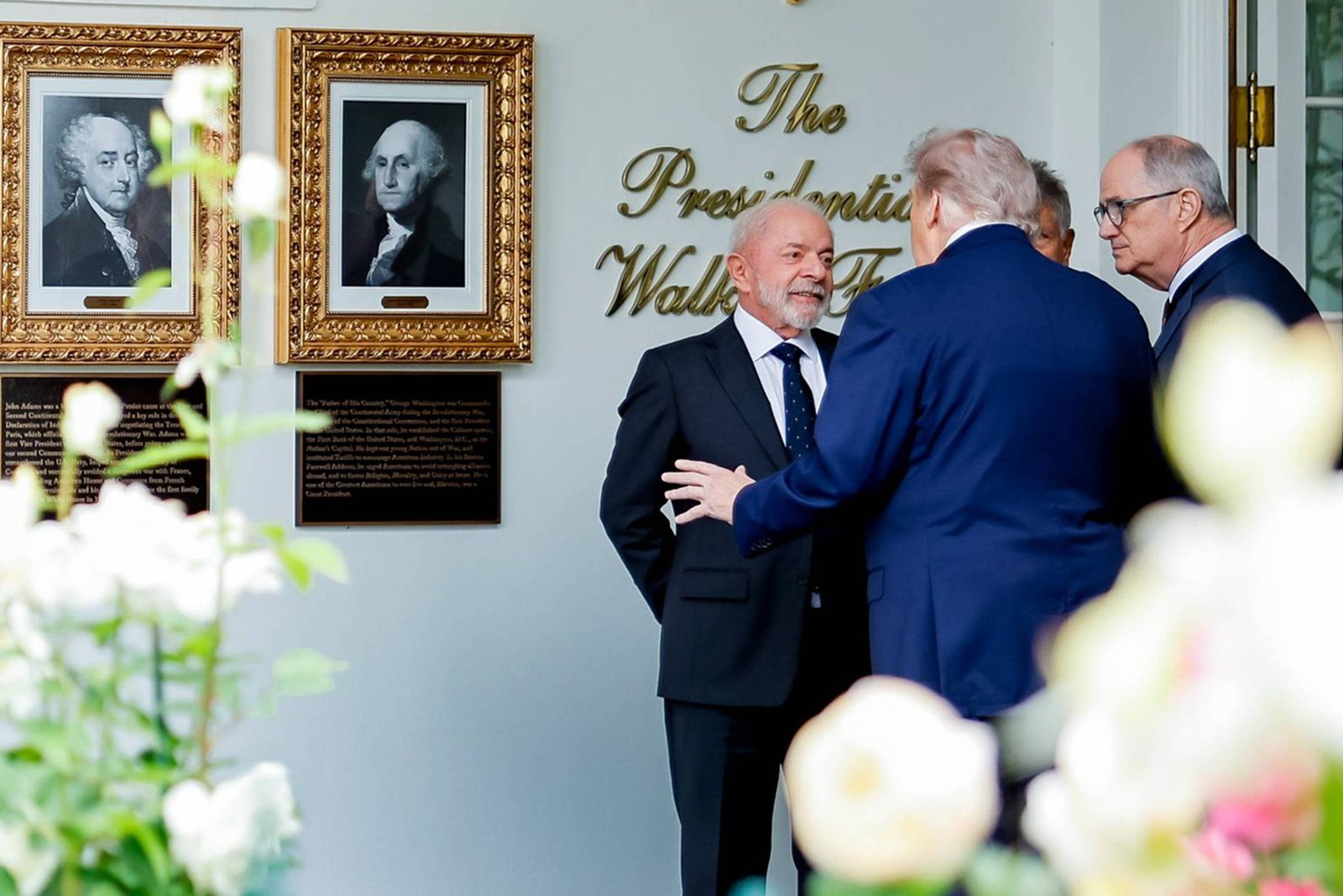 Comércio bilateral em foco: Brasil e EUA avançam em discussões sobre tarifas após encontro Lula-Trump