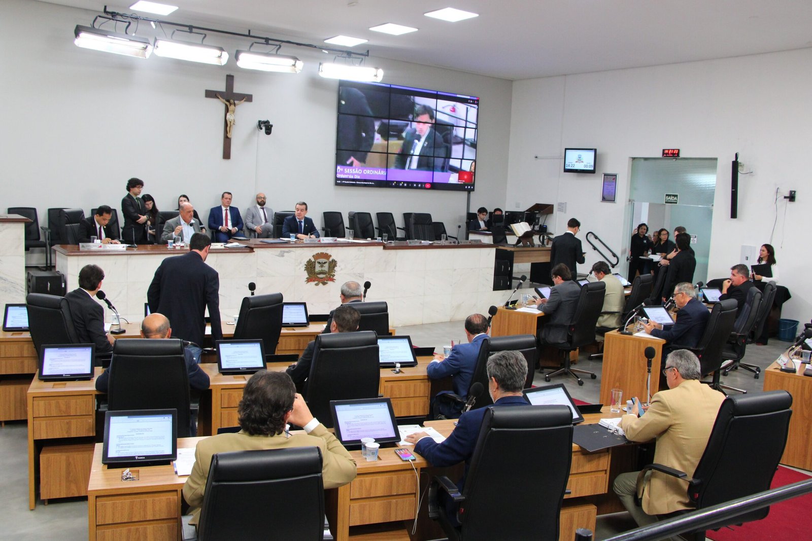 Vereadores da oposição não conseguem assinaturas mínimas para instalação da CPI do Sítio