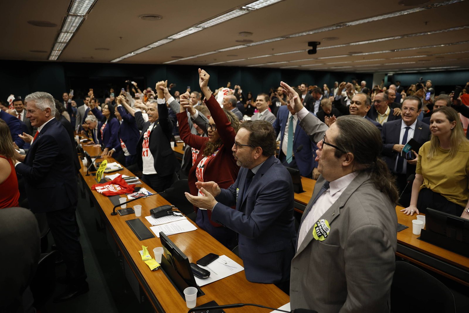 Fim da escala 6×1: governo enfrenta dilema de compensação bilionária a empresas