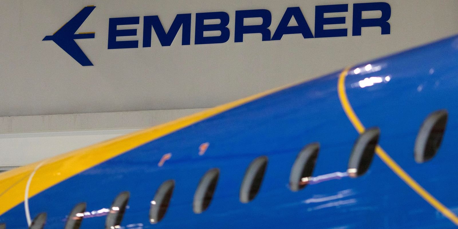 Embraer registra melhor primeiro trimestre da história em vendas, impulsionada por defesa e aviação comercial