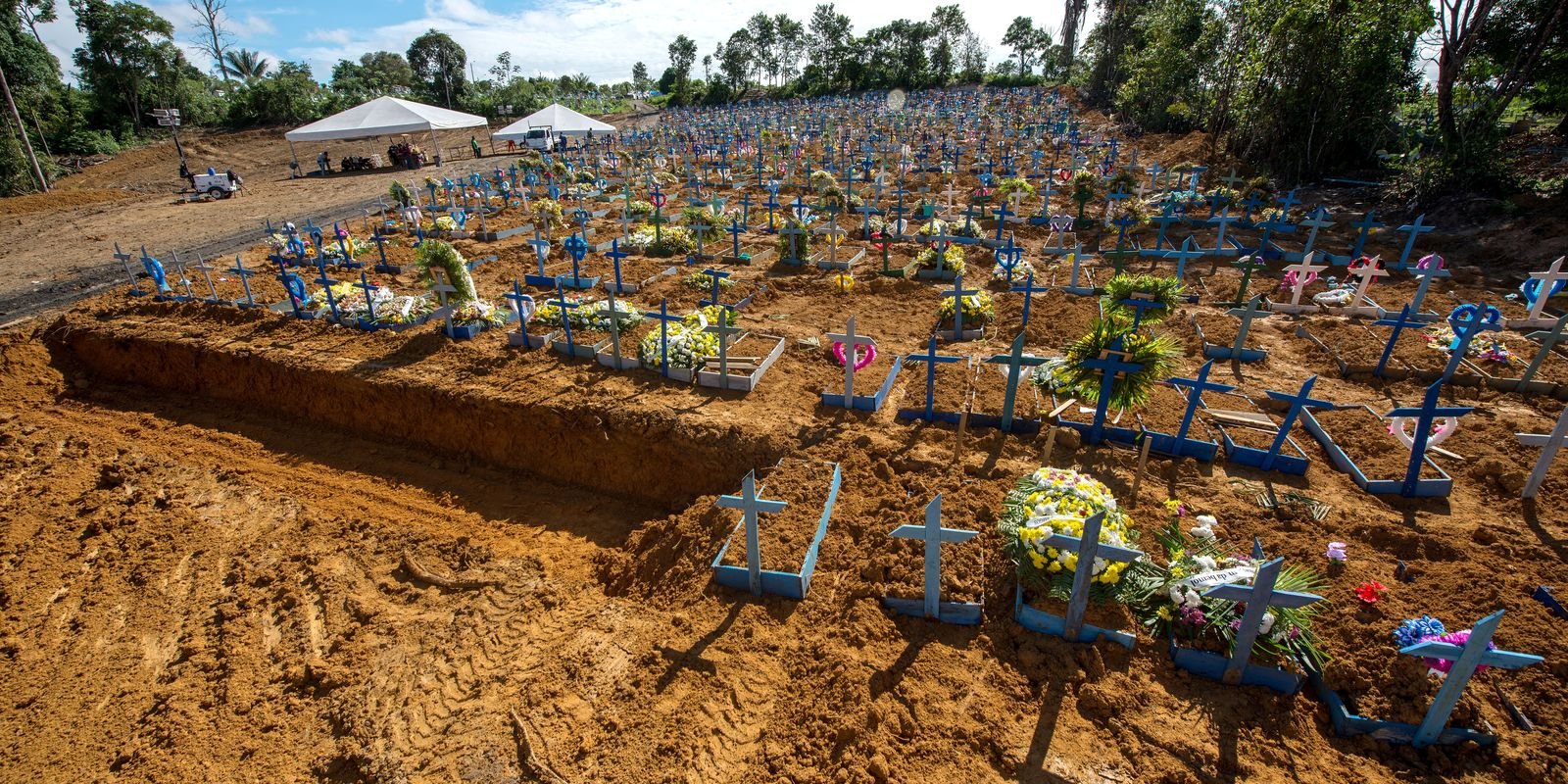 O custo do negacionismo: Brasileiros perderam 3,4 anos de vida na pandemia, revela estudo