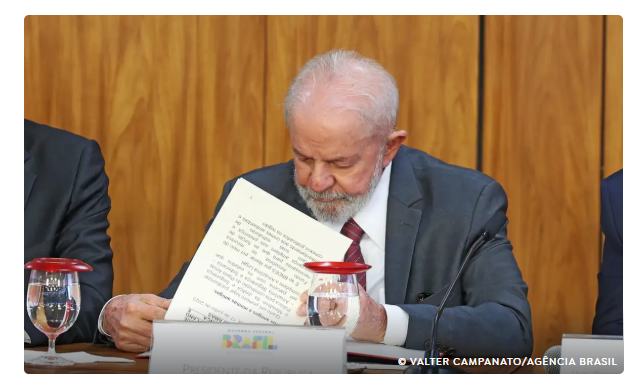 Lula veta lei que reconhece estágio como experiência profissional