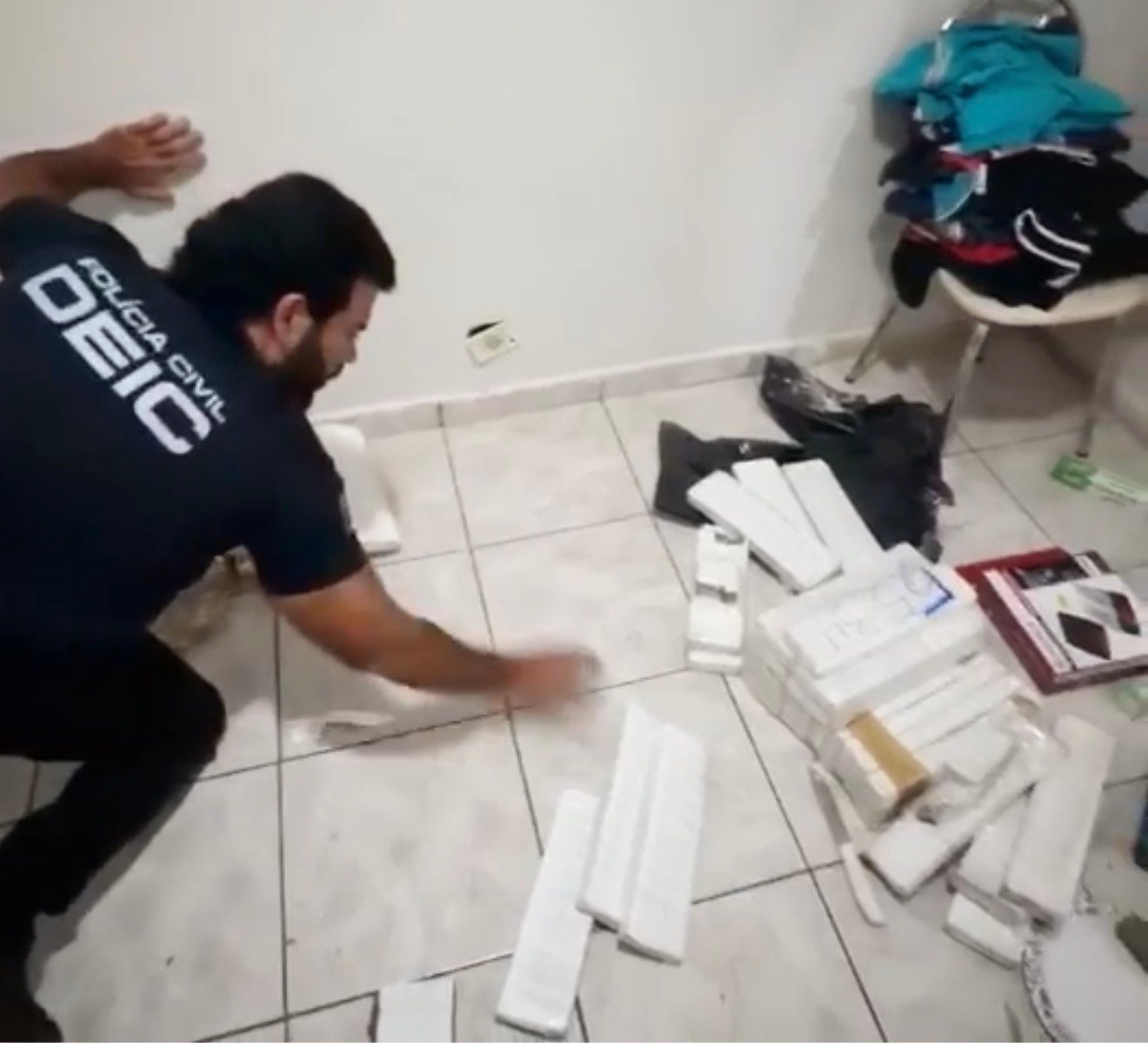 Polícia Civil apreende 60kg de maconha em “casa do tráfico” em Rio Preto