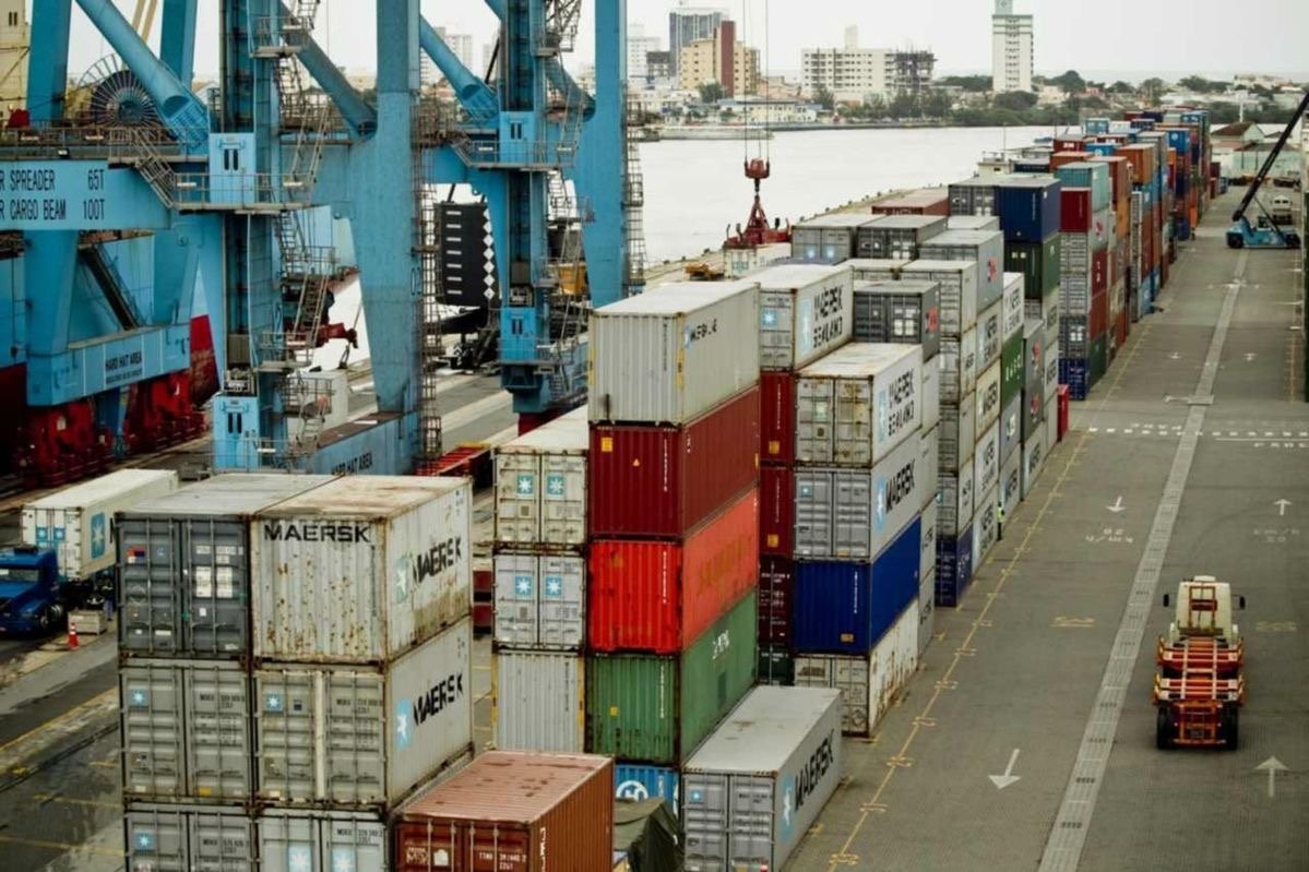 Rio Preto amplia exportações em abril, mas balança comercial segue negativa em US$ 8 milhões