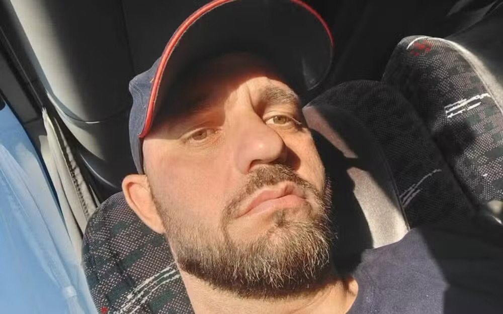 Motociclista que morreu ao ser atingido por carreta e atropelado por carro em rodovia era policial penal