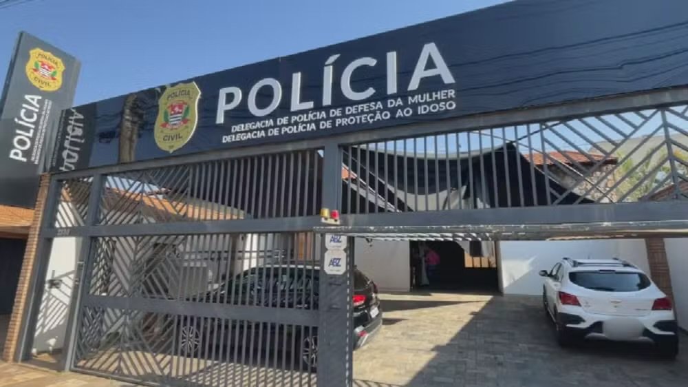 Homem é morto a tiros dentro de carro em Rio Preto