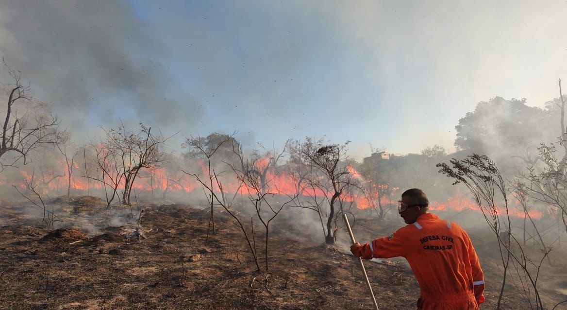 Governo de São Paulo inova com treinamento para imprensa em cobertura segura de incêndios florestais pela Operação SP Sem Fogo
