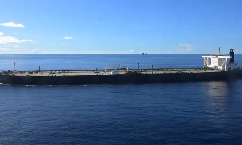 Alegação Iraniana de Ataque com Mísseis a Navio Americano no Estreito de Ormuz Acende Alerta Geopolítico