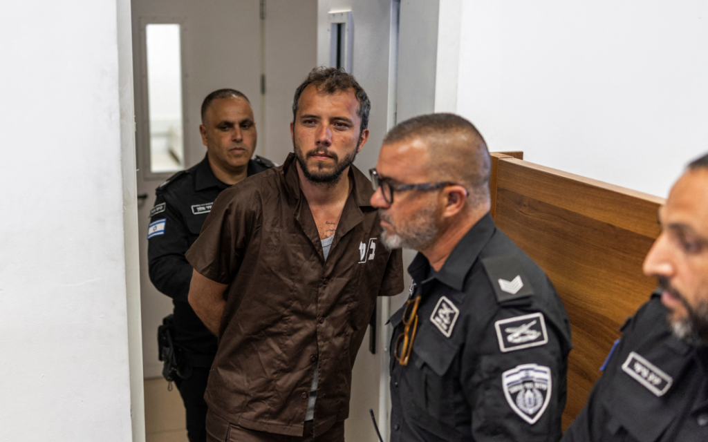Israel prorroga detenção de ativistas brasileiro e espanhol-palestino em meio a denúncias de abuso