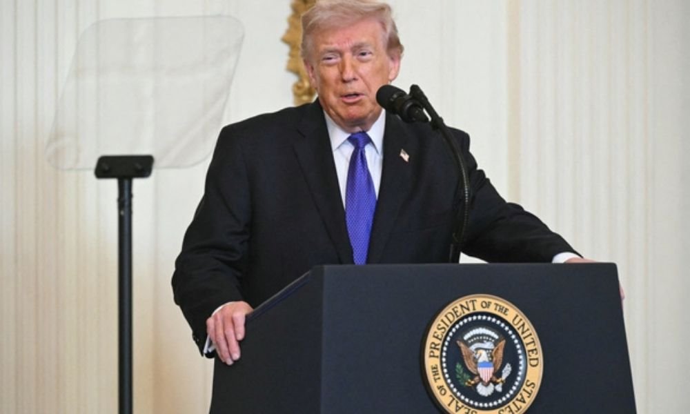 Trump Avalia Proposta Iraniana de Paz em Meio a Ceticismo e Escalada de Tensões