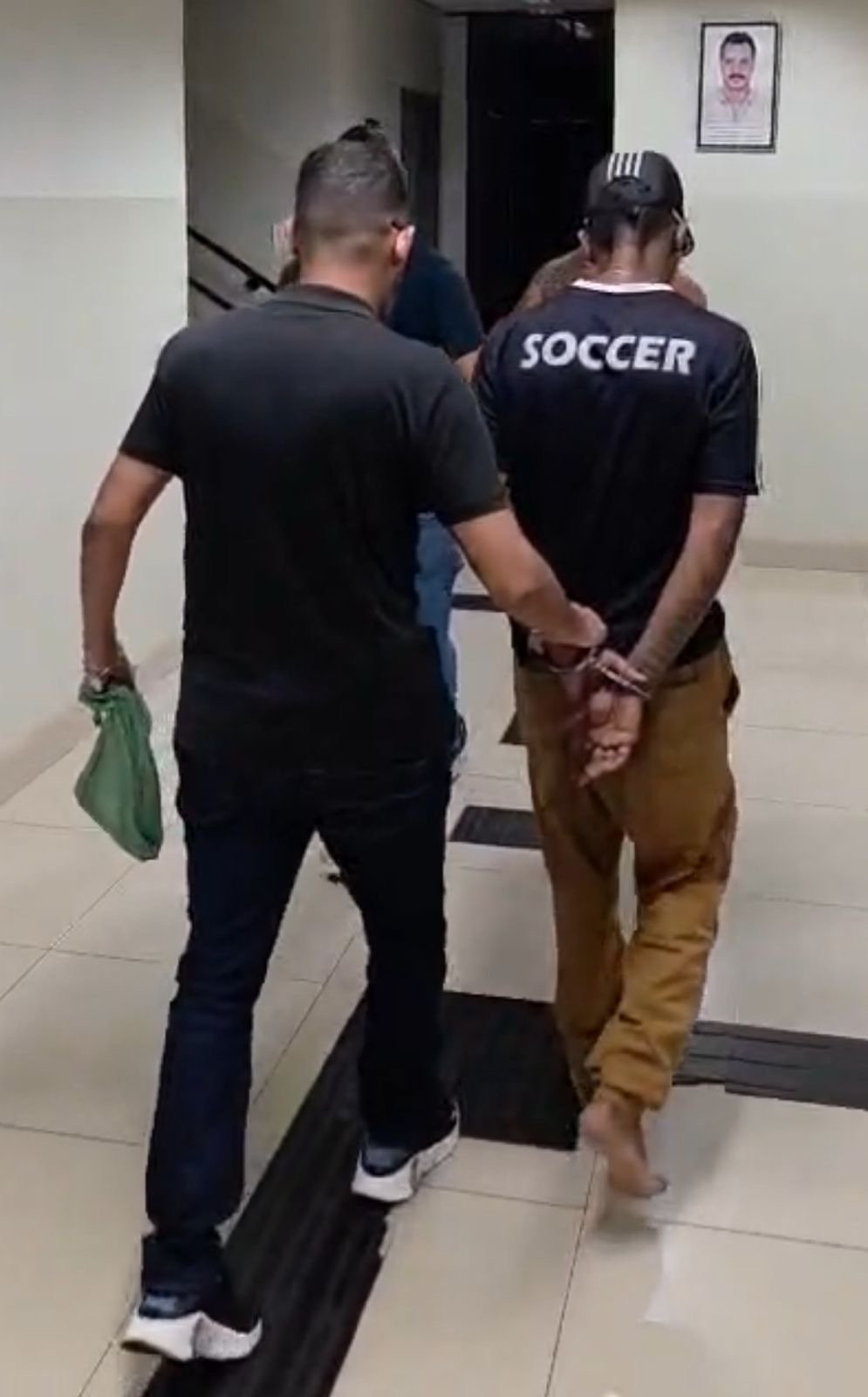 Polícia Civil surpreende dupla com veículo furtado e drogas em Rio Preto