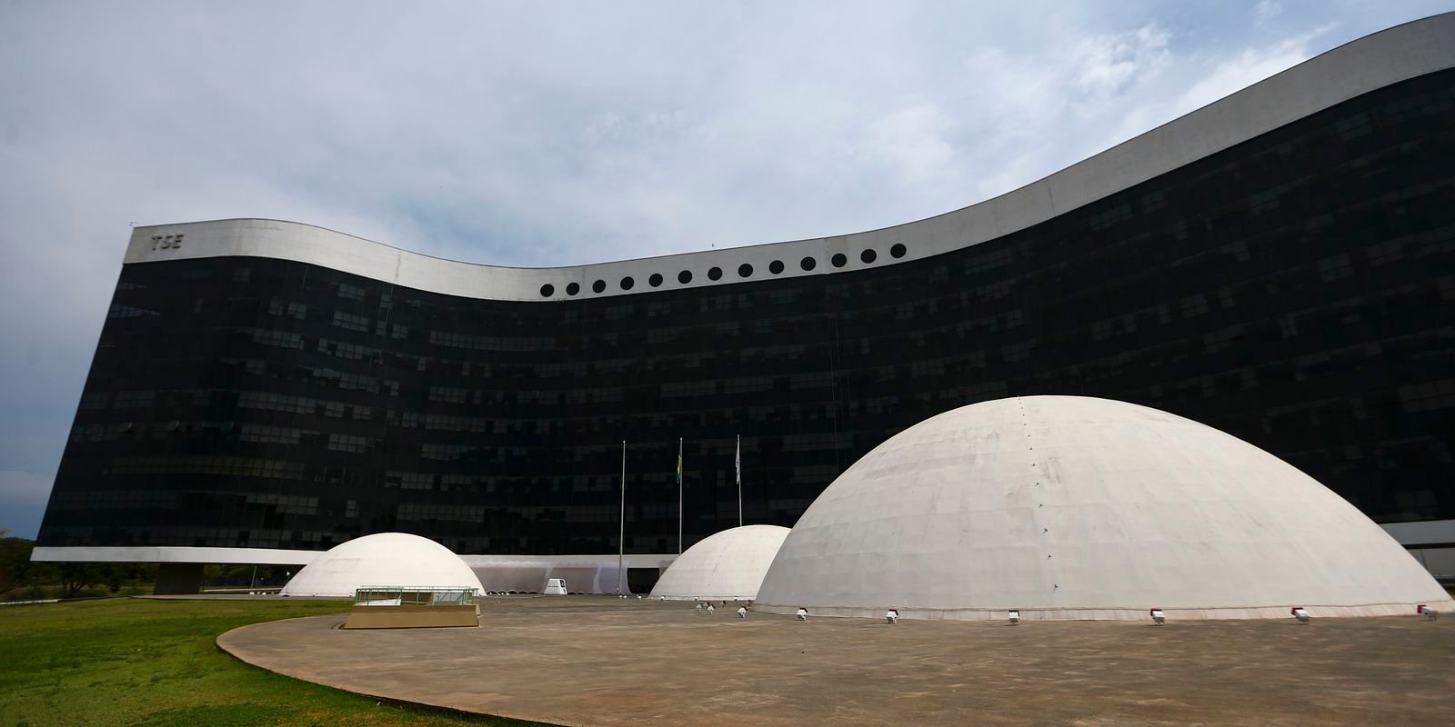 Inteligência Artificial no Holofote: Especialistas Alertam para o Risco de Fake News Aprofundadas nas Eleições