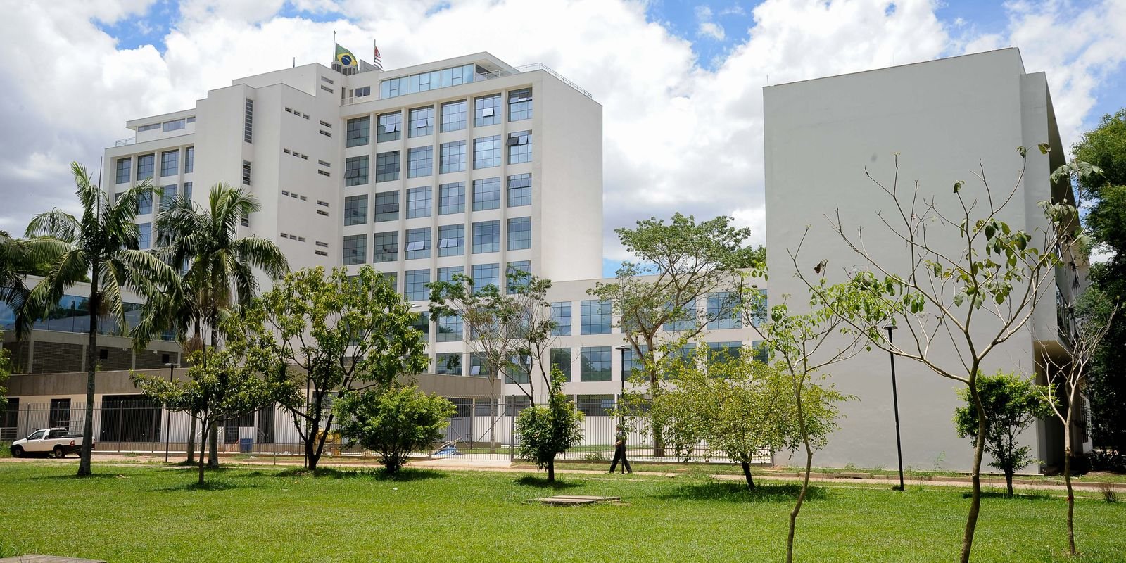 Desocupação na USP: Polícia Militar retira estudantes da Reitoria em operação que gera controvérsia