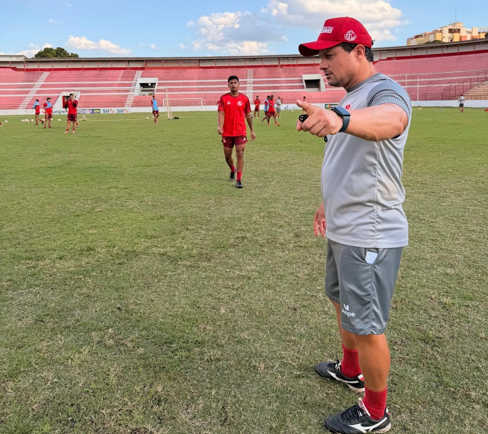 Com apoio da torcida, América recebe neste sábado o Riopretano pela Bezinha
