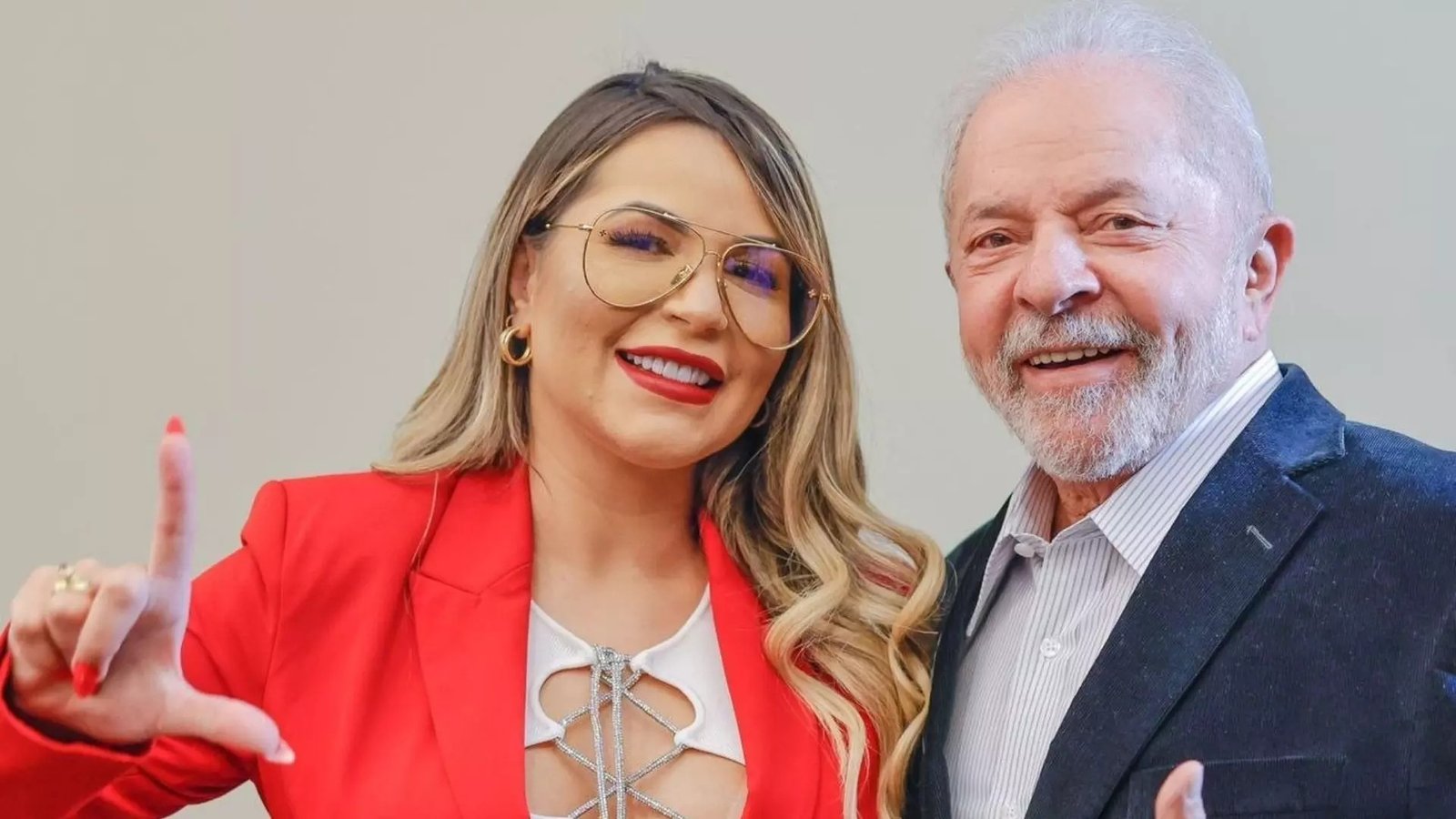 Deolane Bezerra: Associada ao PCC, influenciadora vai à posse de Lula e gera controvérsia com vídeo “o pai tá estourado”