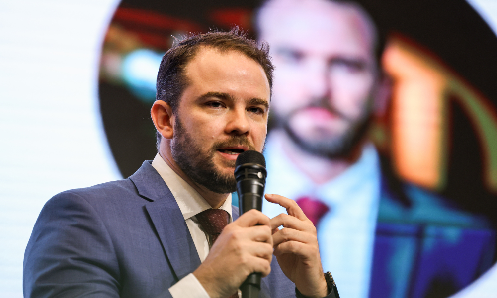 Classificação dos EUA a PCC e CV: Ministro Durigan alerta para impacto no Pix e economia nacional