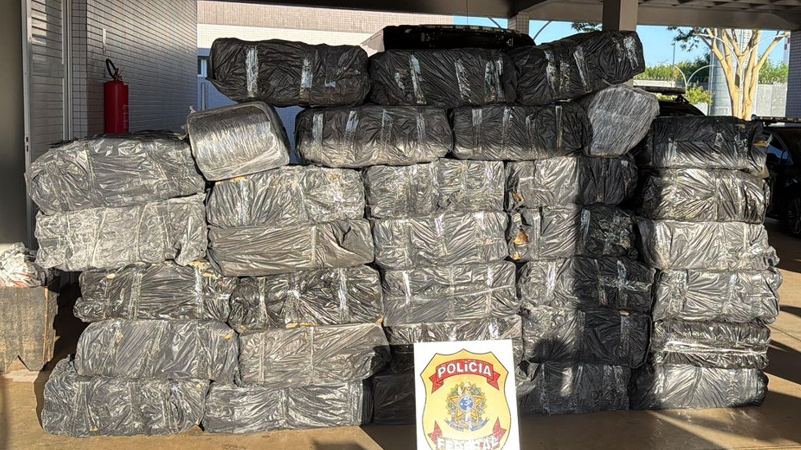 Polícia Federal intercepta mais de uma tonelada de maconha em carga de fécula de mandioca no noroeste paulista