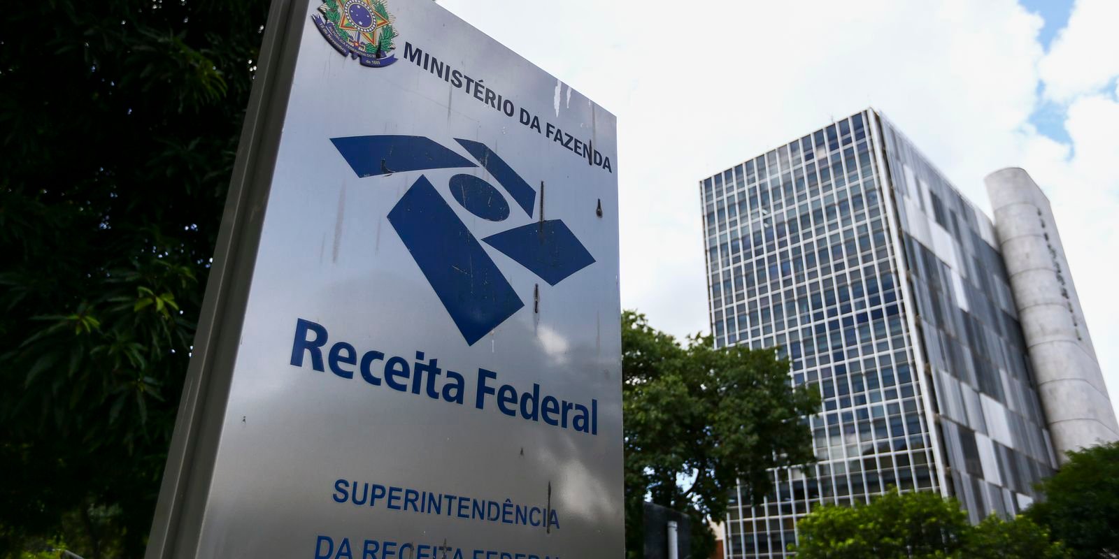 Arrecadação Federal Bate Recorde Histórico e Supera R$ 278 Bilhões em Abril
