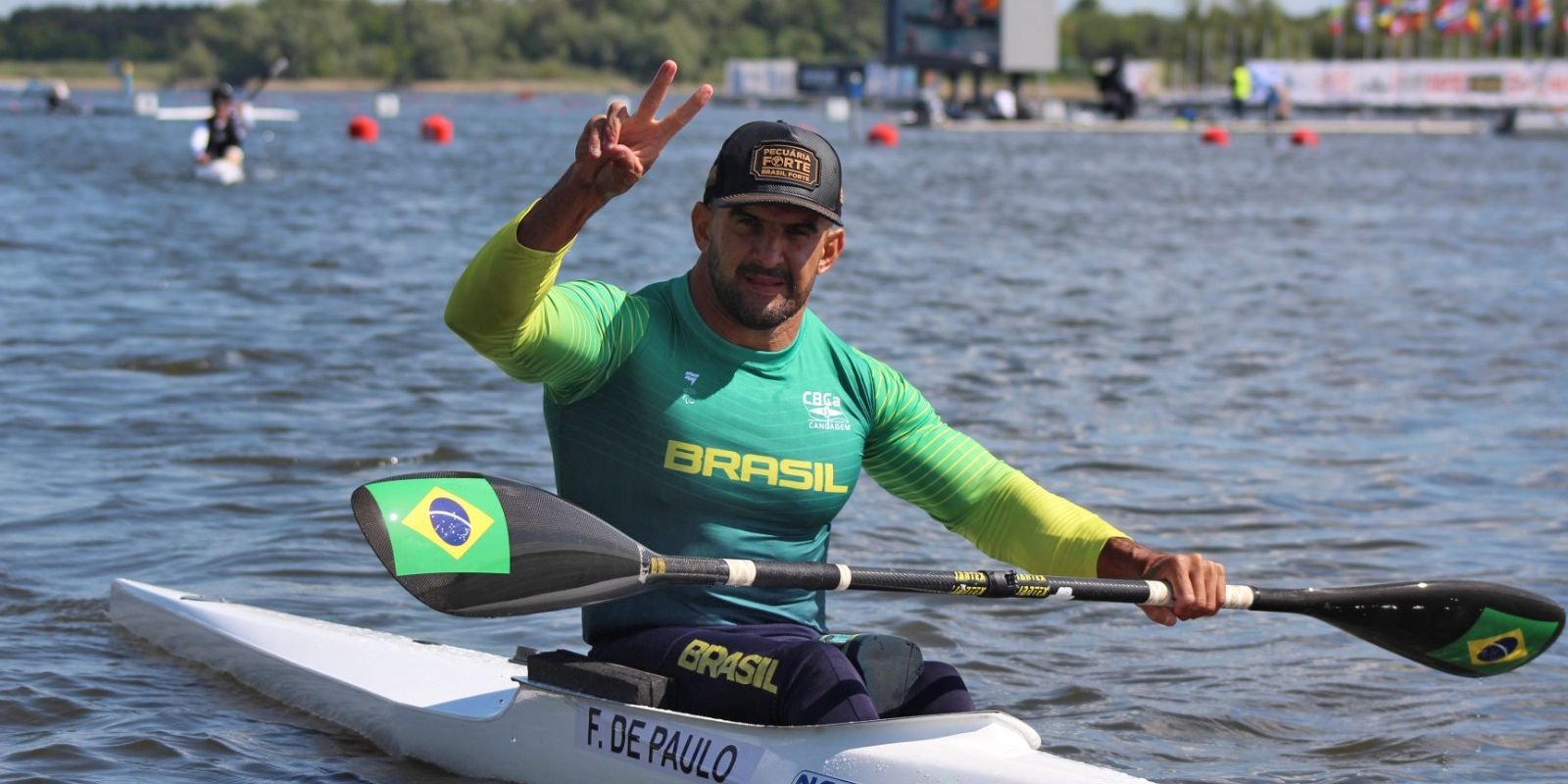 Brasil Brilha na Copa do Mundo de Canoagem com Sete Medalhas, Destaque para a Paracanoagem
