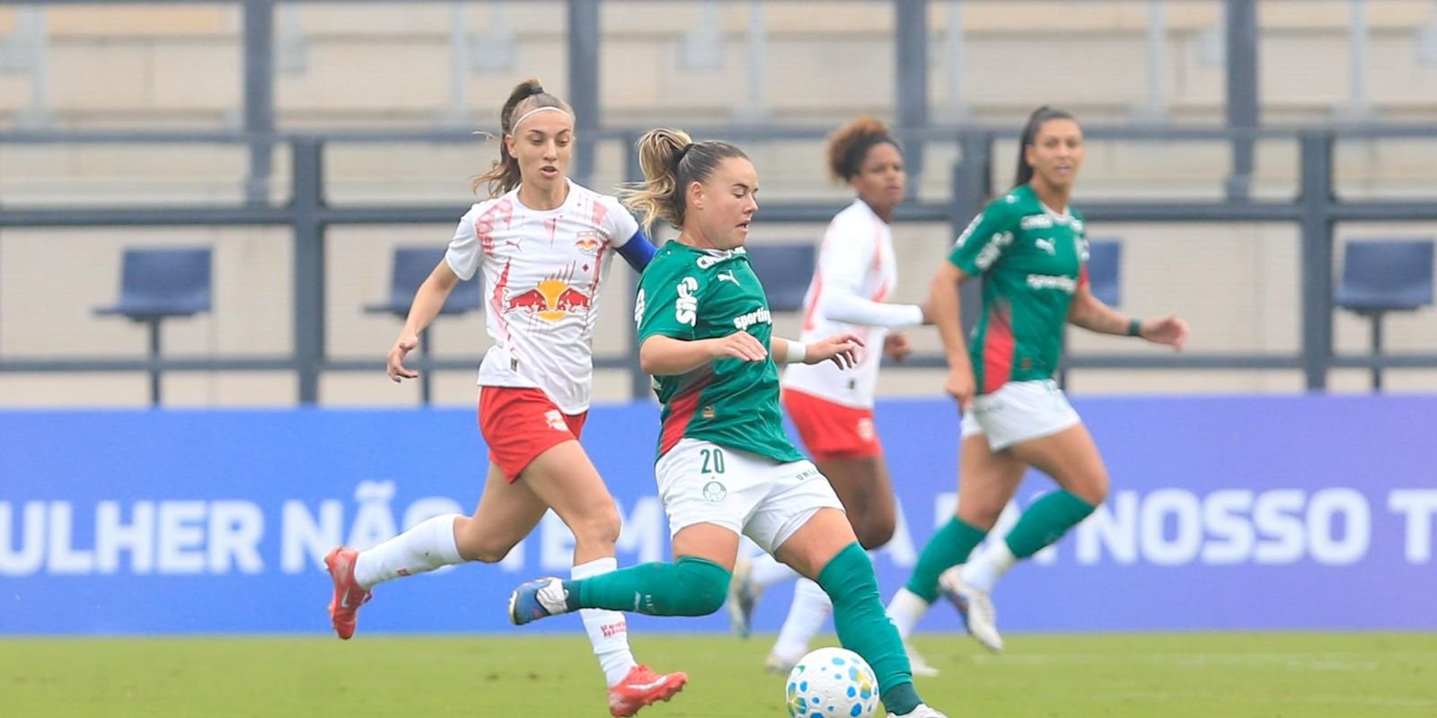 Palmeiras vence Bragantino e assume provisoriamente a liderança do Brasileirão Feminino