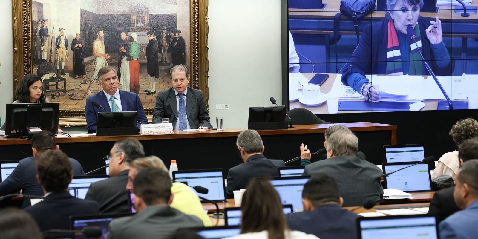 Câmara avança com PEC da Maioridade Penal para 16 anos em debate acalorado