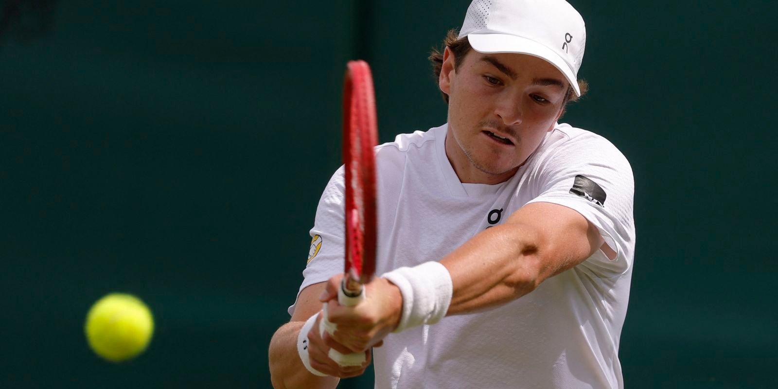 João Fonseca brilha em Wimbledon: vitória por 3 a 0 sobre Bautista Agut na estreia