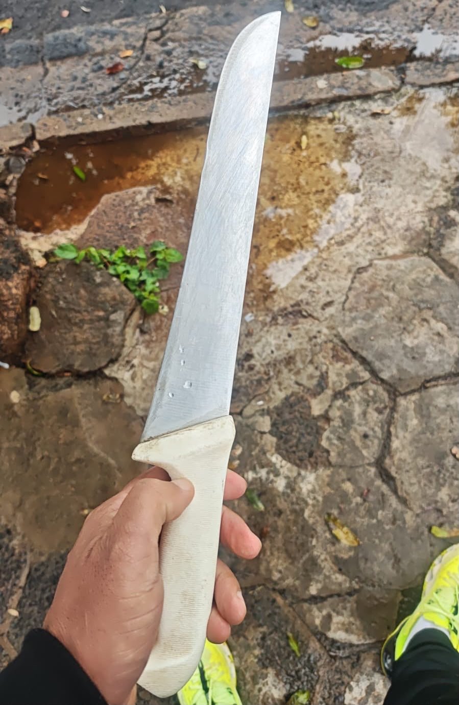 Policial Civil fora de serviço evita feminicídio e homem é preso em Rio Preto