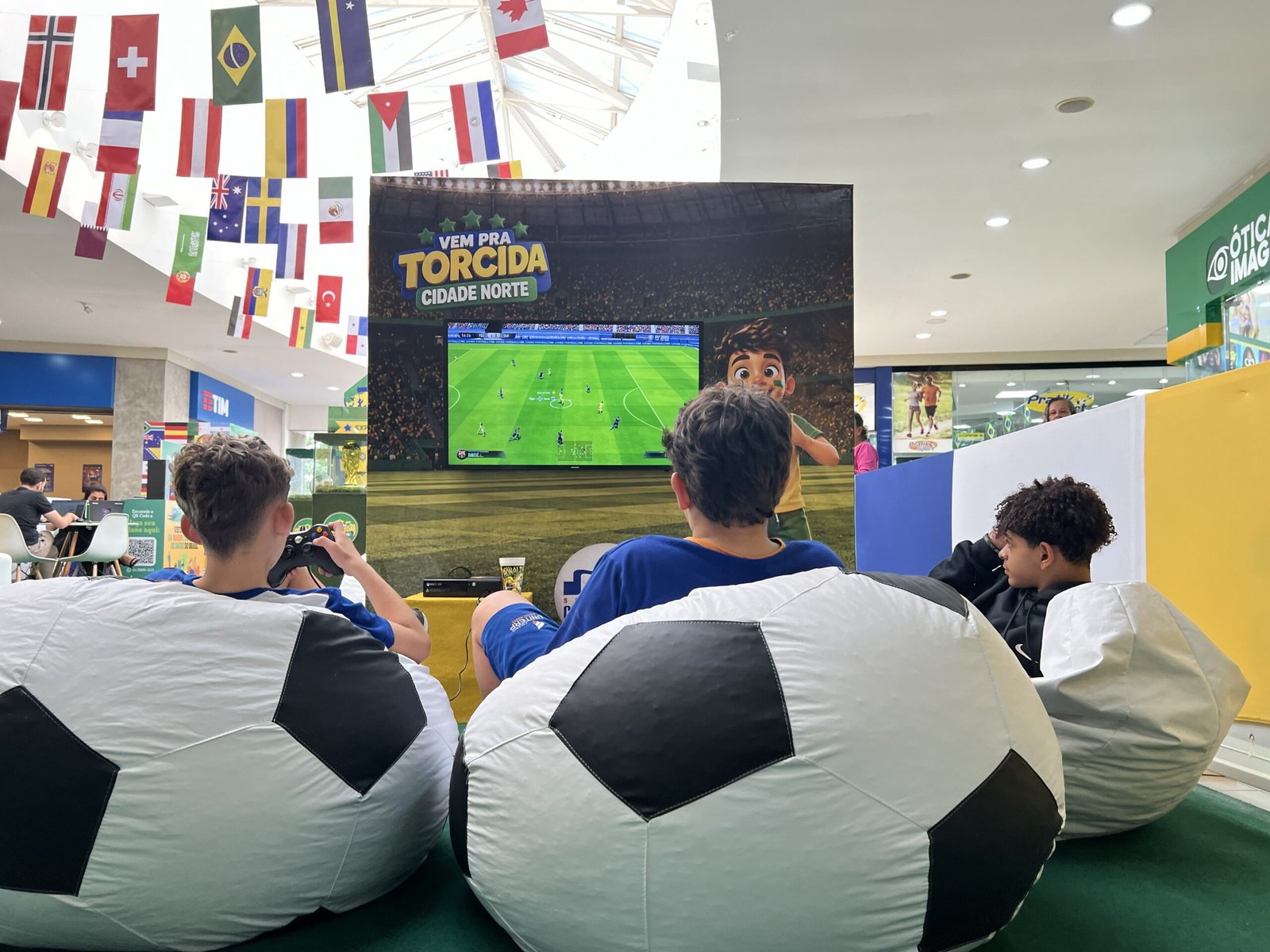 Shopping Cidade Norte transmite jogos da Copa em telão na Praça de Alimentação
