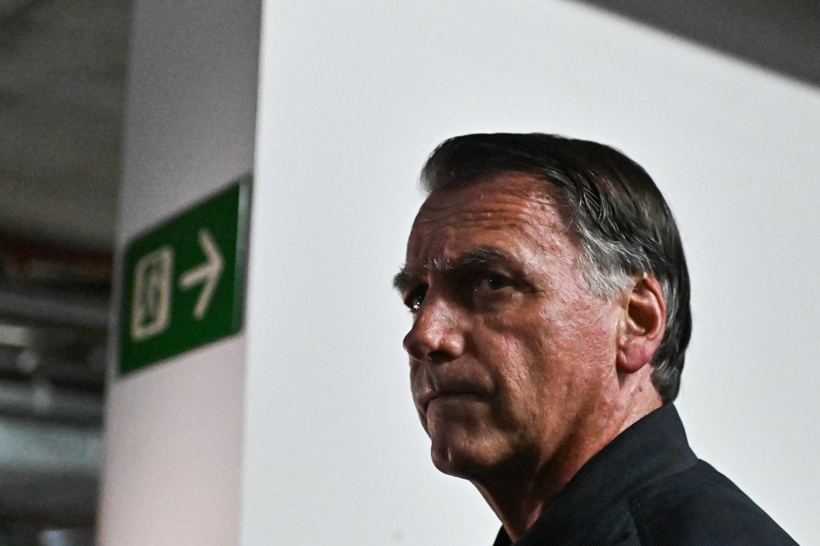 Bolsonaro teve “piora considerável” nas crises de soluço, revela relatório médico ao STF