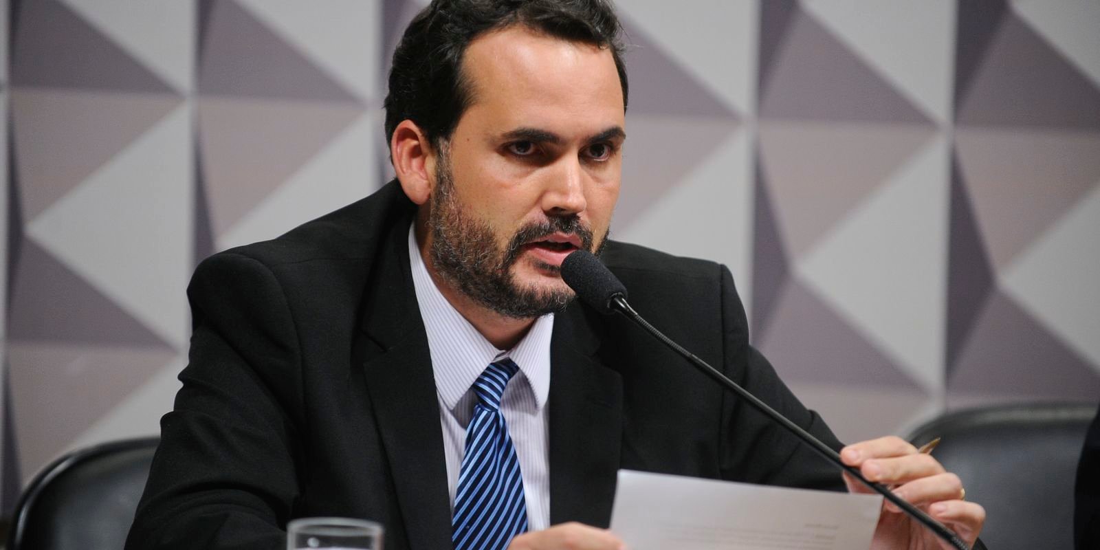 Governo avalia ampliar teto do MEI para R$ 140 mil, buscando compensar inflação