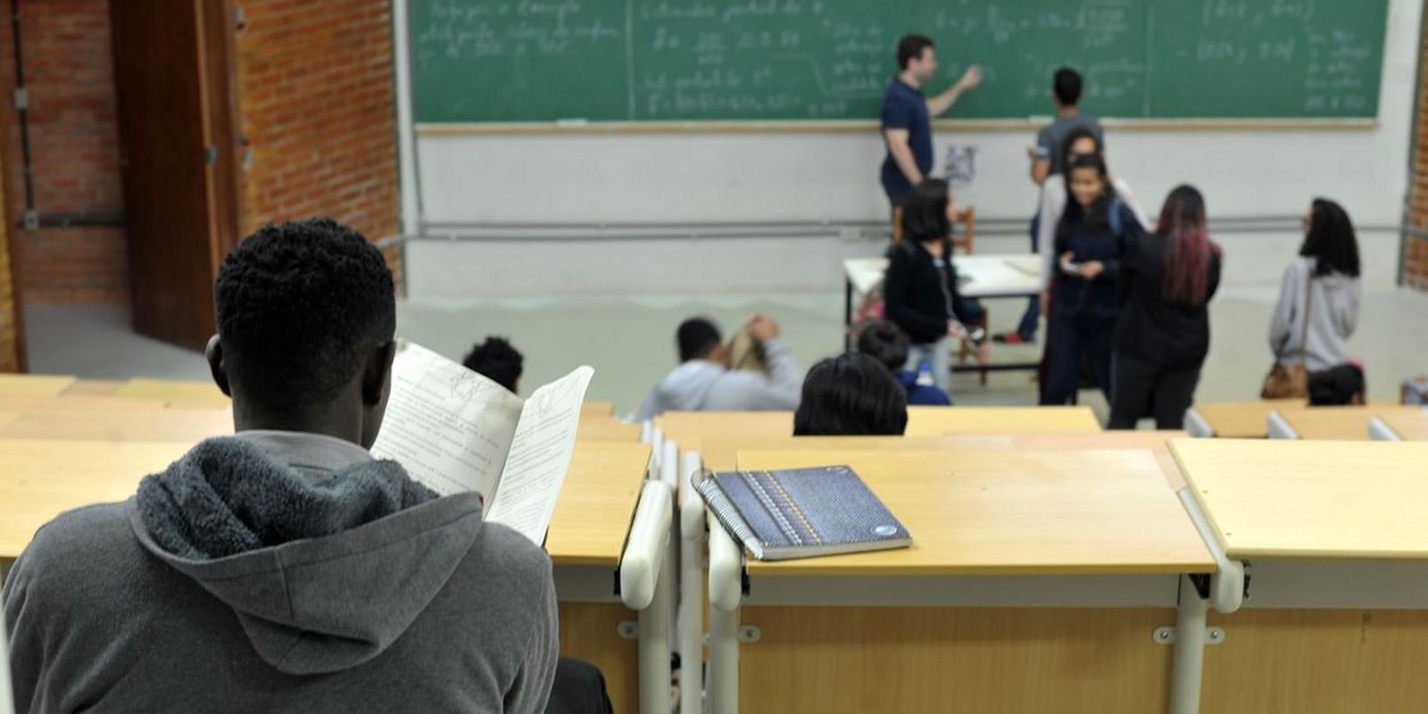 Instituições têm prazo final para adesão ao Fies do 2º semestre de 2026 em cenário de exigência por qualidade