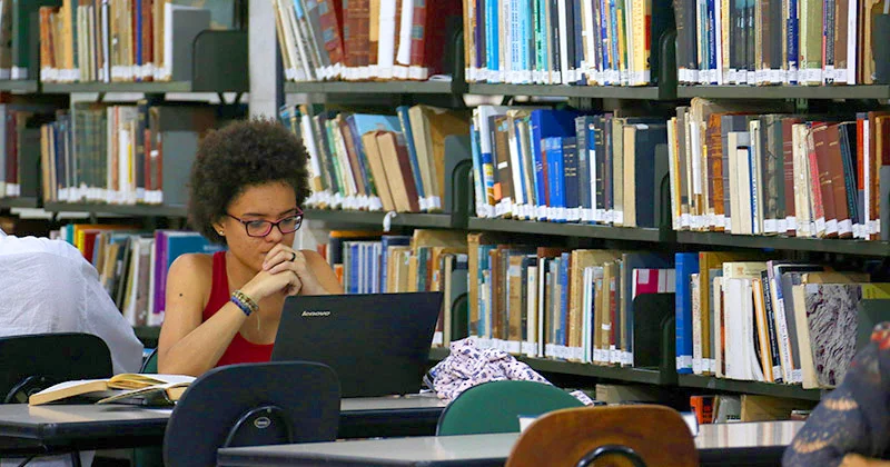 USP abre inscrições para curso gratuito que prepara estudantes de pós-graduação para proficiência em inglês