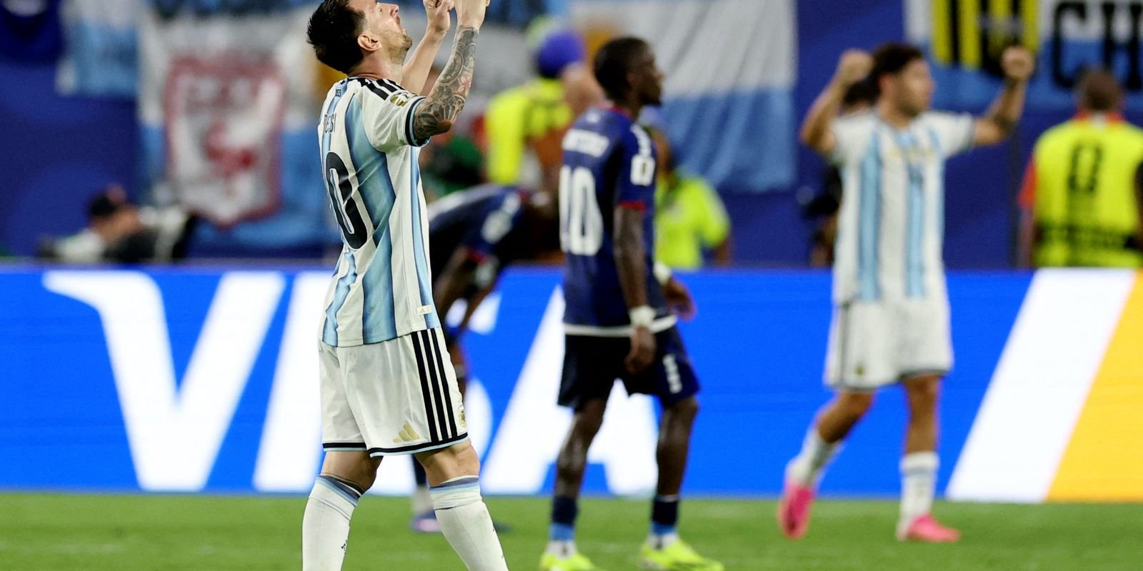 Argentina sofre, mas encerra ‘conto de fadas’ de Cabo Verde e avança na Copa do Mundo
